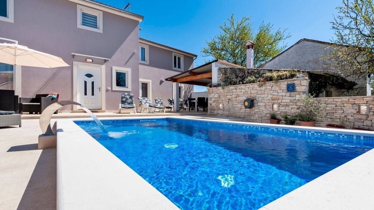 Debeljuhi Villa | Wonderful Villa Nina with a swimming pool