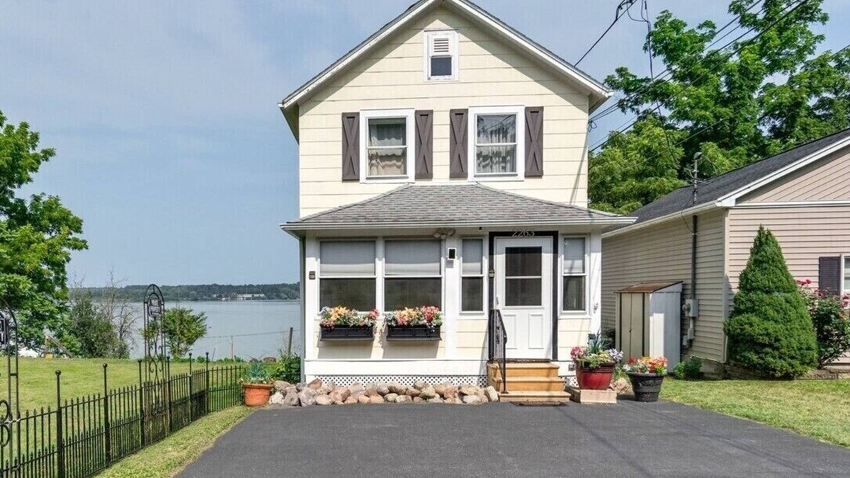Seneca Falls House | Wonderful Wine Getaway: Private Home with lake view