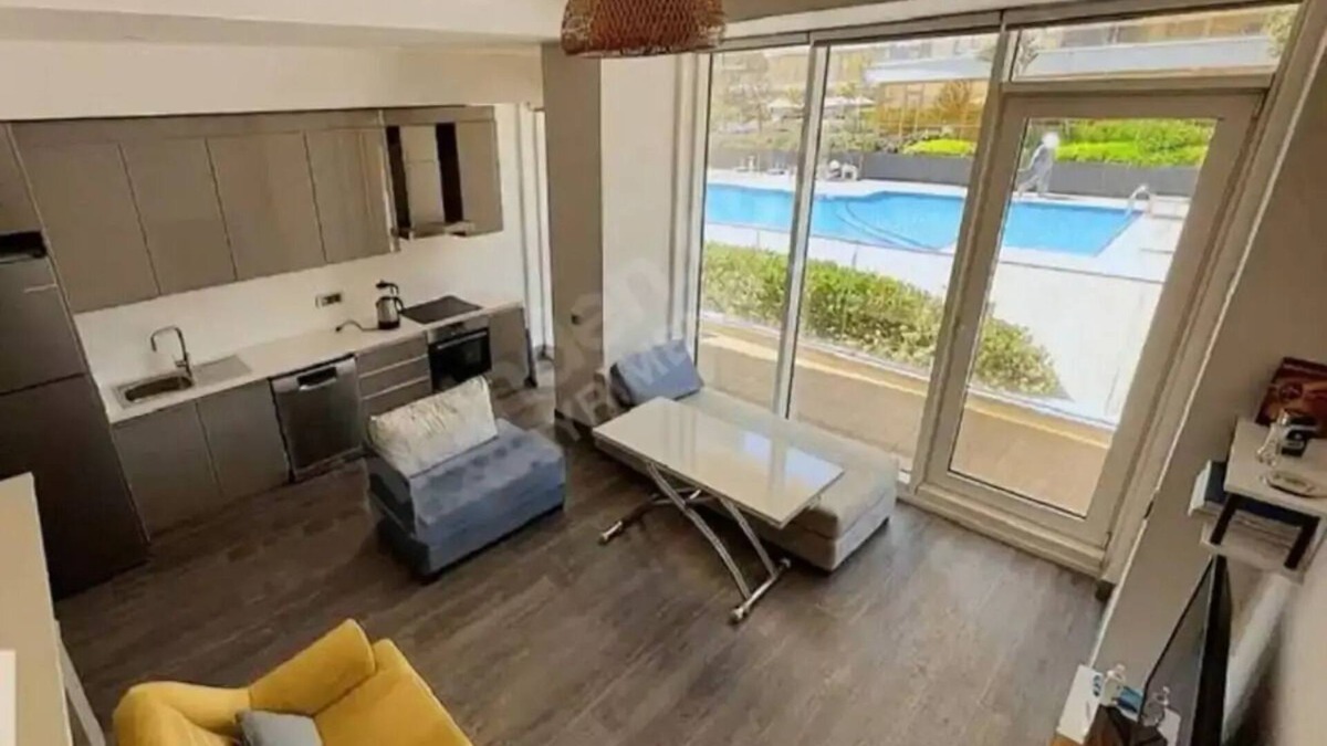 Kartal Apartment | Wonderfully Located Seaside Residence- 3 min. to metro