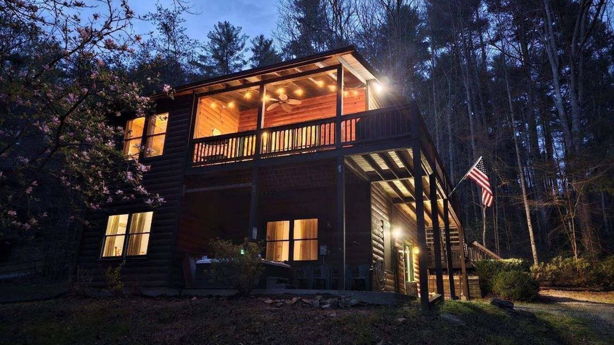 Cherry Log Cabin | Wonderland near Wineries; Hot Tub, Firepit, BBQ