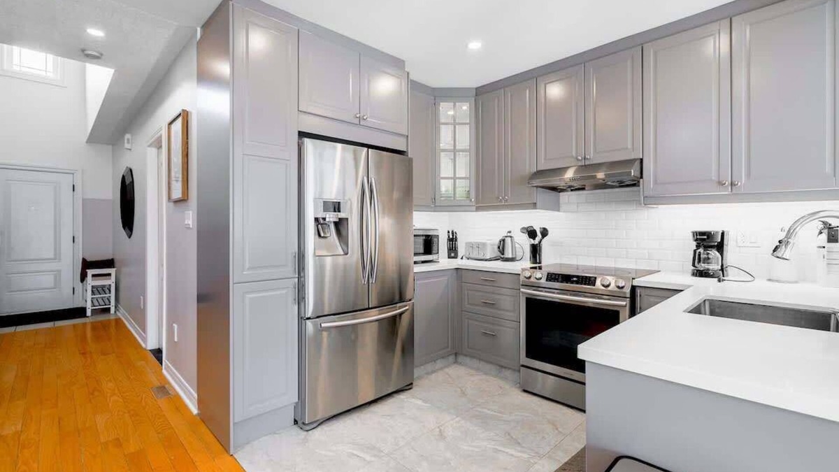 Vaughan House | Wonderland View Home