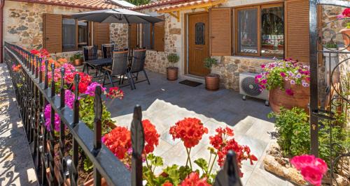 Tsikalaria Apartment | Wood and Stone