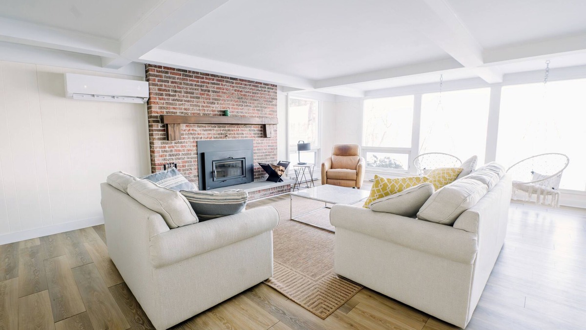 Conquerall Bank House | Wood-Fired Sauna on The Water, Sleeps 8 – Private Waterfront!