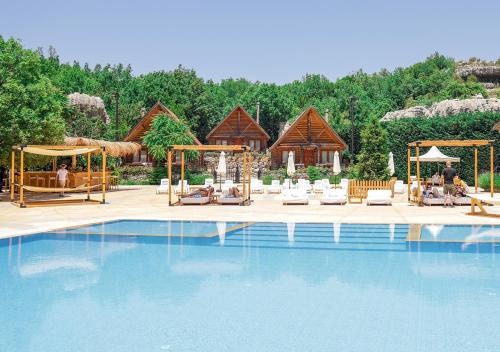 Mayrouba Resort | Wood Hills Hotel & Resort