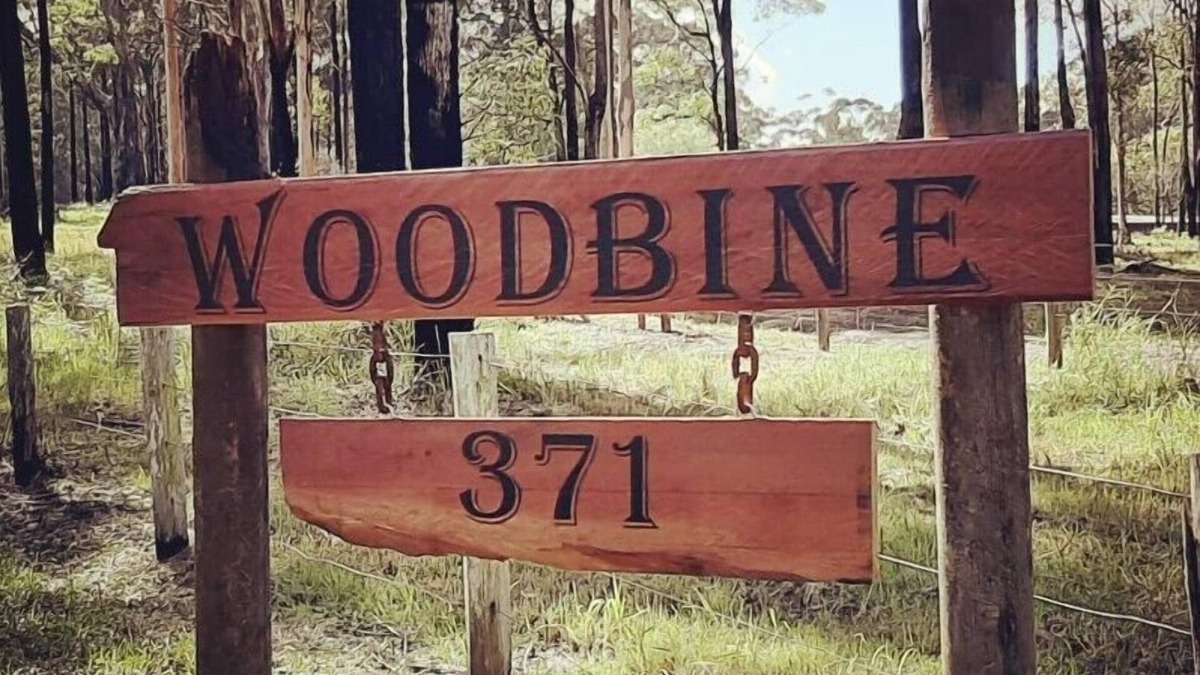 Hallidays Point Cabin | Woodbine Studio Cabin Retreat perfect for that romantic getaway or escape