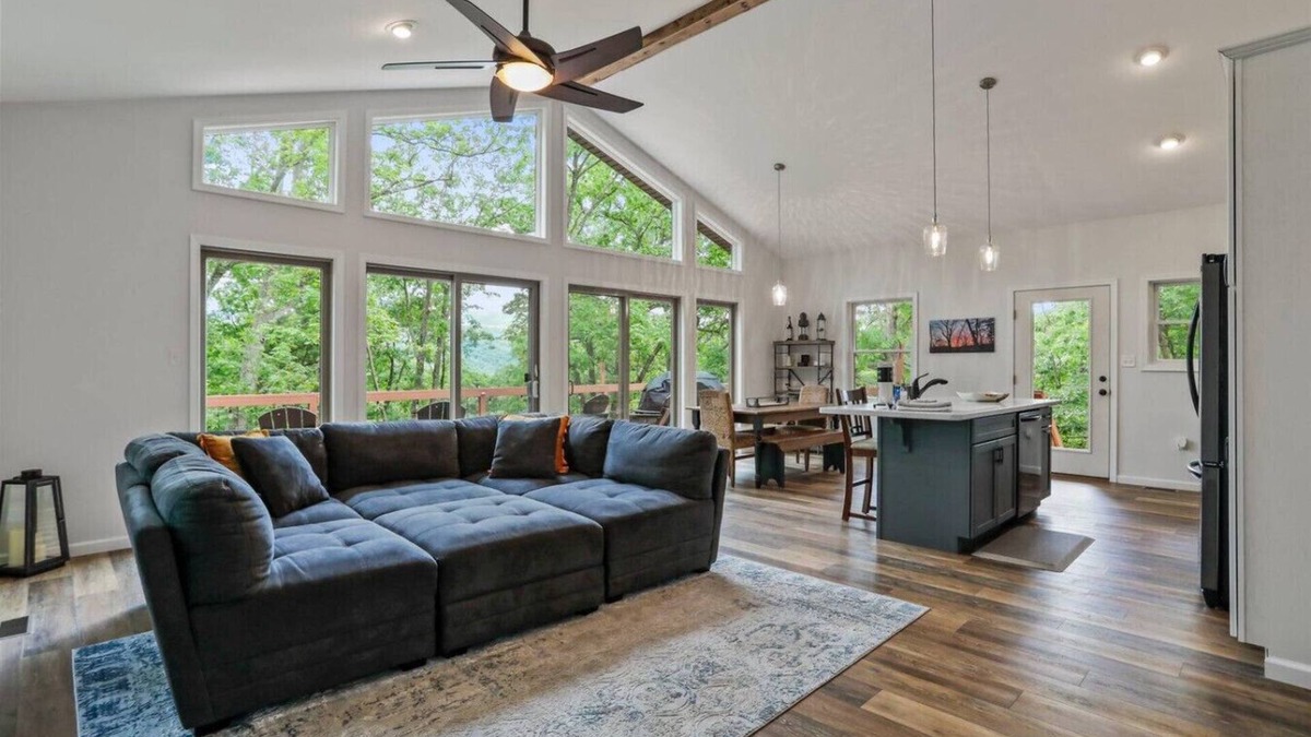 Great Cacapon Cabin | Wooded Bliss-Private Hot Tub and River Access
