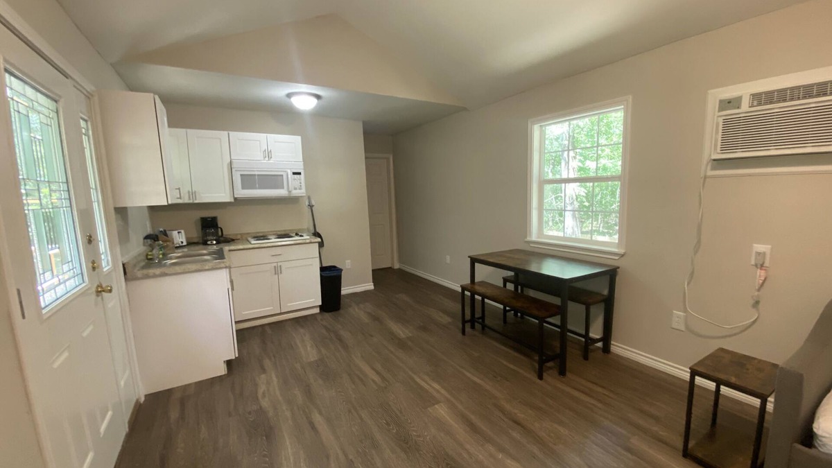 Votaw Cabin | Wooded cabin w/fishing and river access!