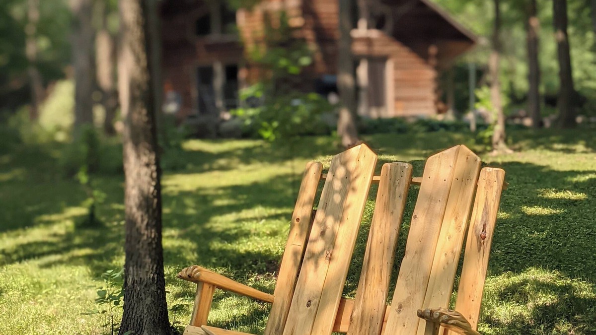 Benton County Cabin | Wooded Log Style Home on the River, easy access off Hwy 10