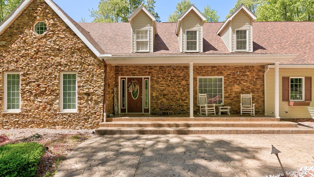 Austinburg House | Wooded Luxury Home