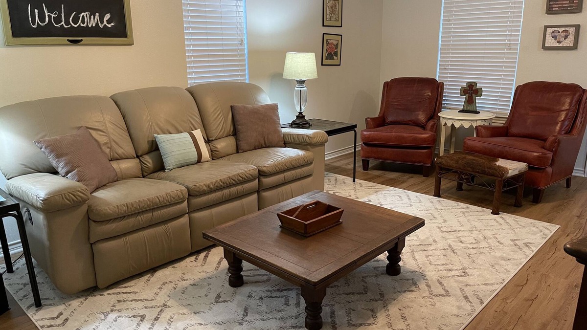College Station Apartment | Wooded Private Retreat on 1.65 Acres10 min to Texas A&M!