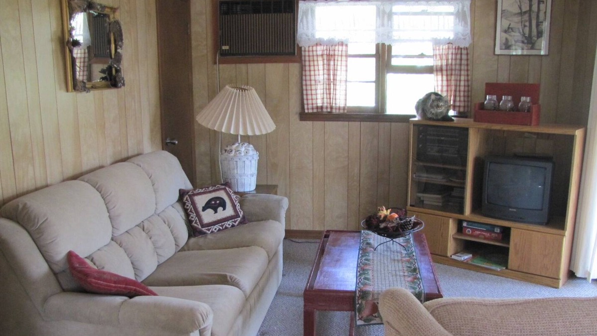 Franklin Cottage | Wooded property, Close to town