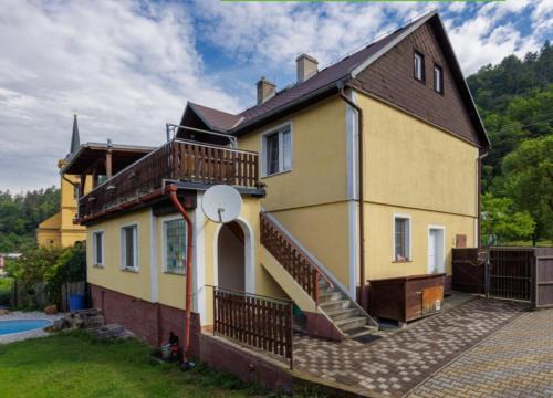 Kysibl Kyselka Apartment | Wooden Bridge Residence