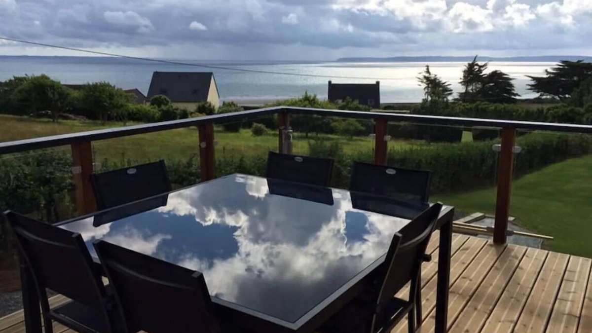 Telgruc-sur-Mer House | WOODEN BUILDING OVERLOOKING THE BAY OF DOUARNENEZ
