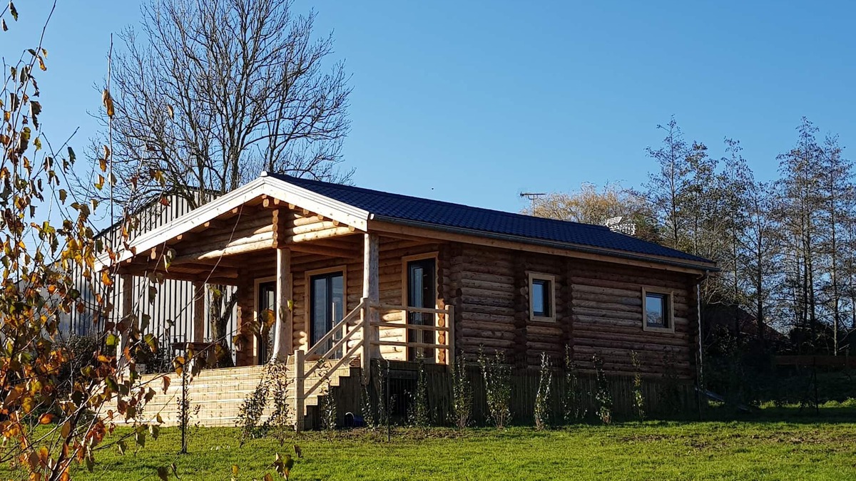 Saint-Martin-Choquel Ski Chalet | Wooden chalet with large garden