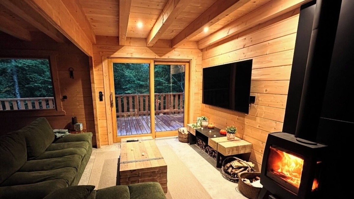 L'Esperou Ski Chalet | Wooden chalet at l'Esperou for 15 people