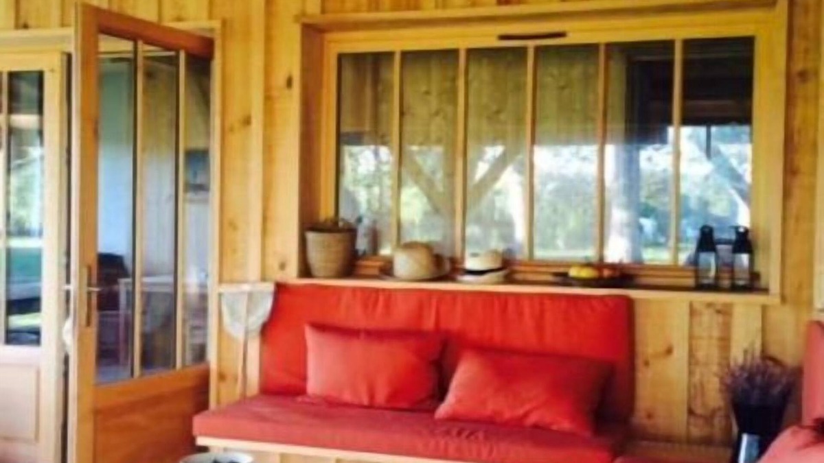 Vielle-Saint-Girons Ski Chalet | Wooden house at the Maisons Huraia between forest, lake and ocean