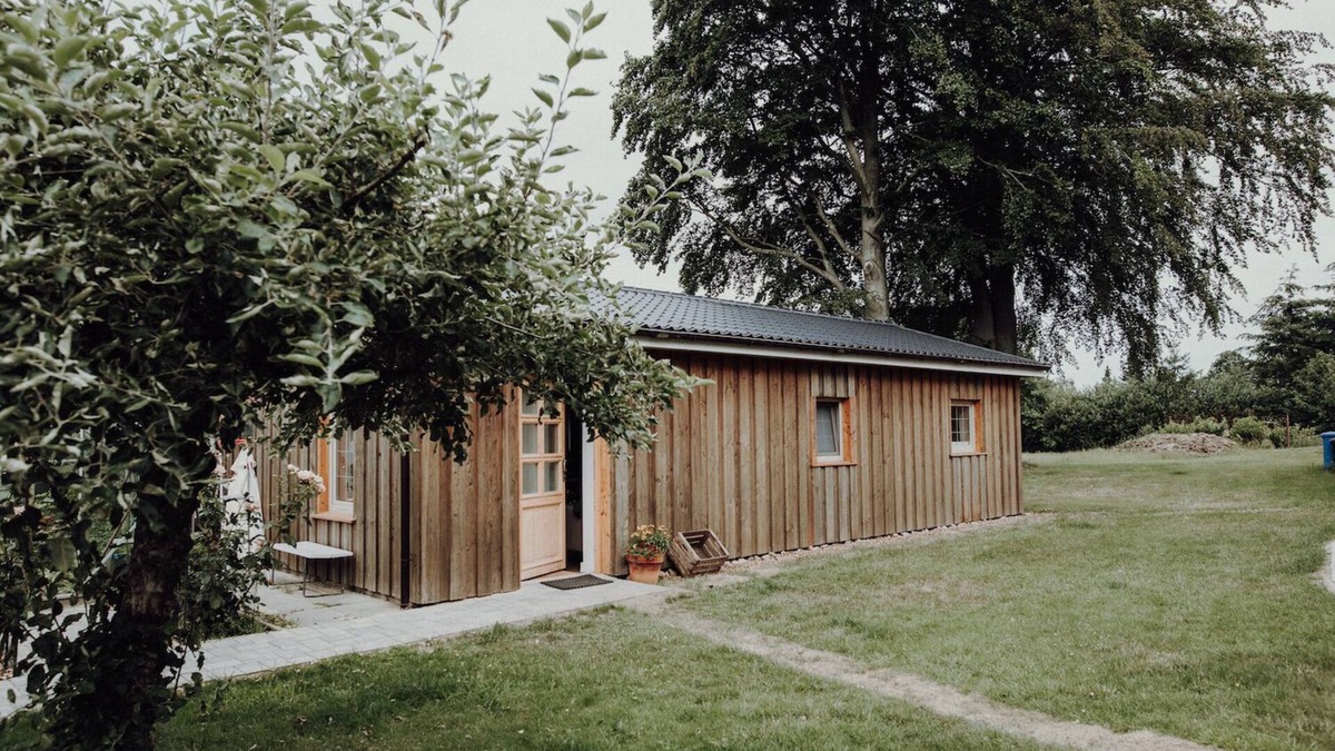 Am Dobrock House | Wooden house in the countryside with fireplace - Lytte Hytte | Holiday house Wingst
