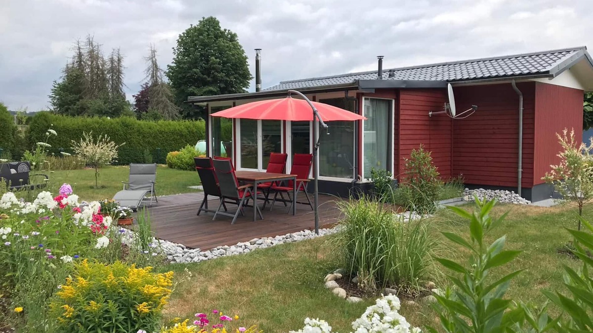 Helferskirchen House | Wooden house with large garden and sauna "dogs welcome"