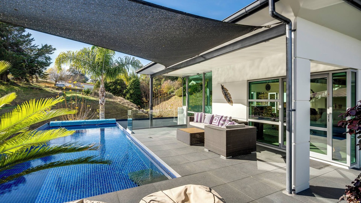 Havelock North House | Woodford Views - Havelock North Holiday Home