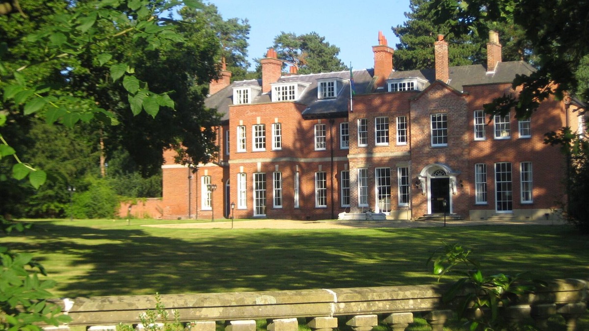 Woodhall Spa House | Woodhall Spa Manor - Stylish Secret escape