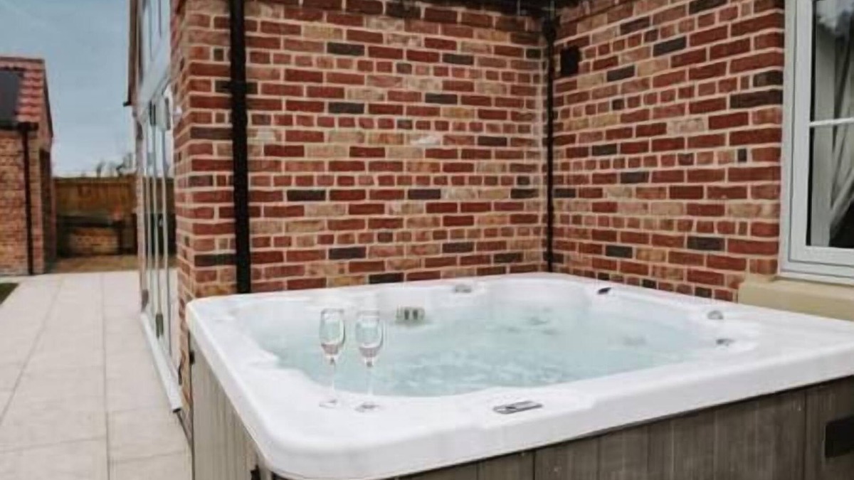 Sleaford House | Woodhaven Stays