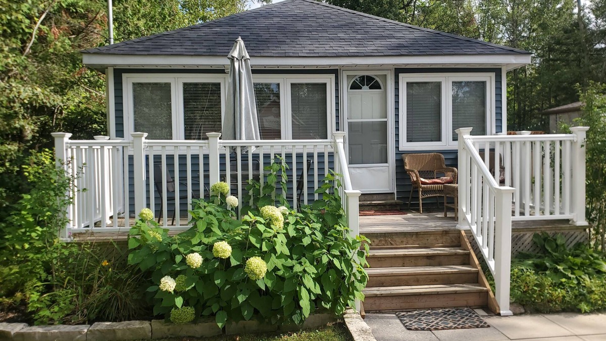 Tiny Cottage | Woodland Beach Tiny/Wasaga Cottage 2 min to the beach
