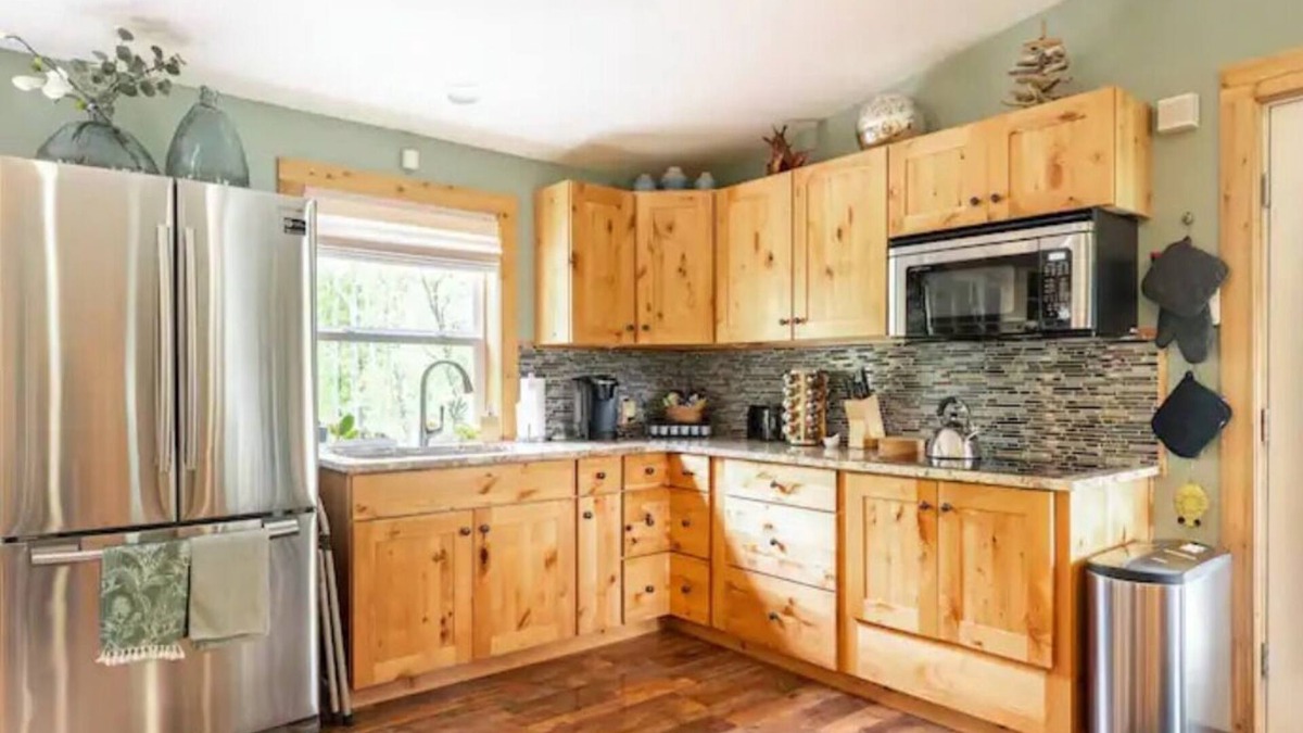 Millfield House | Woodland EcoGreen Guesthouse - Premier Host-Getaway for Two!