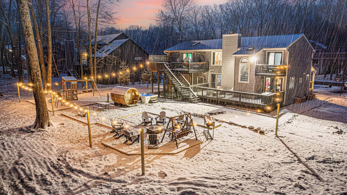 East Stroudsburg House | Woodland Escape; Sleeps 12, Firepit, Indoor and Outdoor Saunas, HotTub and more!