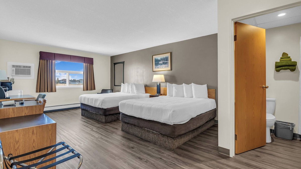Meadow Lake Hotel | Woodland Inn Meadow Lake