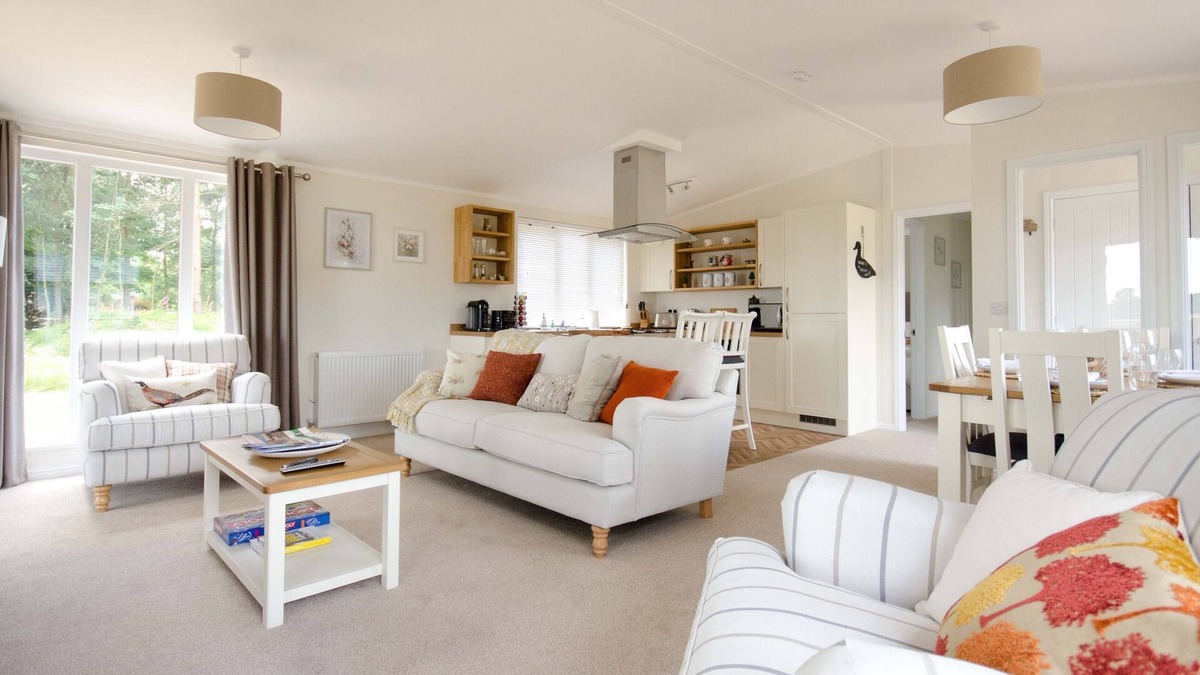 Acomb Apartment | Woodland Lodge - With Hot Tub - Dog Friendly