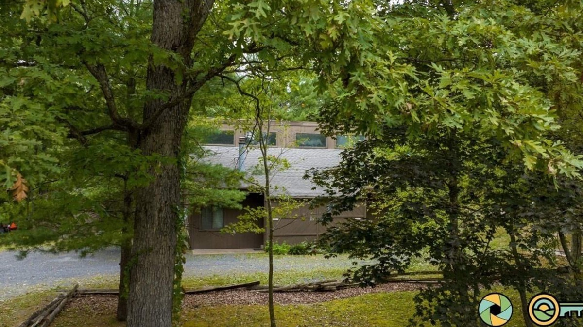 Basye House | Woodland Retreat (#100A) | Quiet area | Minutes to Bryce Resort!
