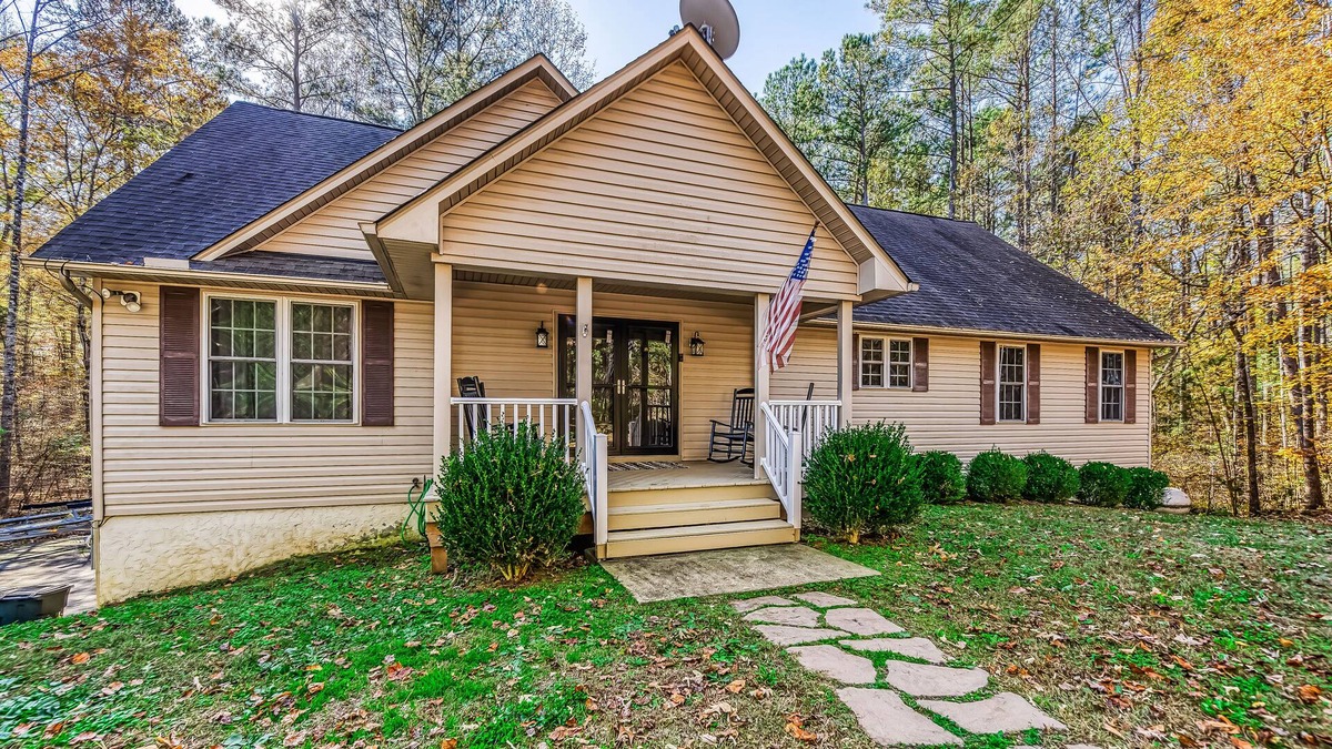 Louisa House | Woodland Retreat with Ping-Pong, Foosball, Paddleboards, Lake, Decks & Firepit