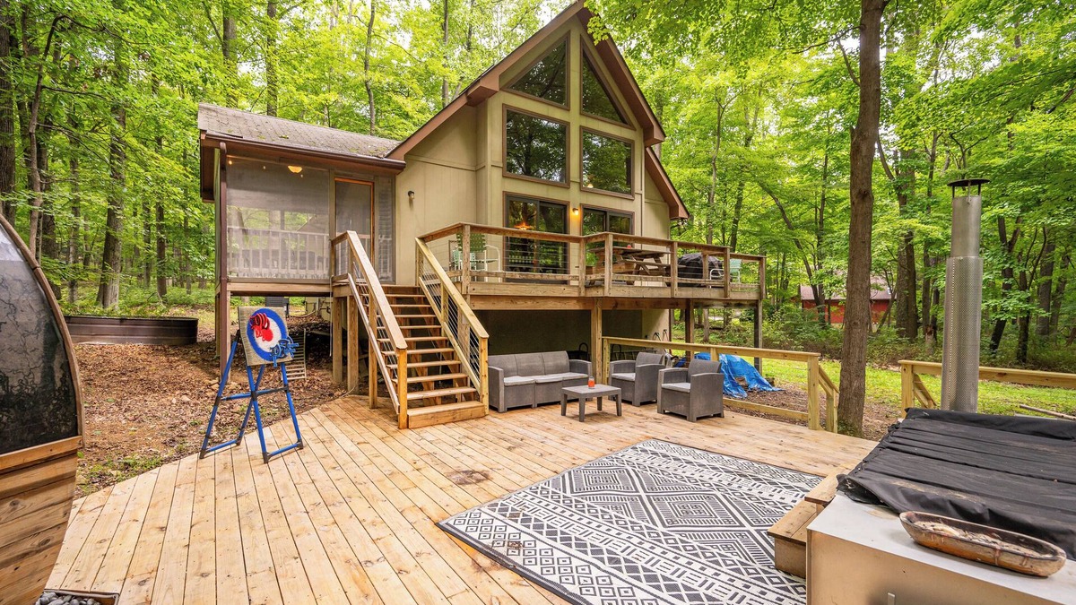 Berkeley Springs Cabin | Woodland Sauna + Arcade, Minutes to Town.