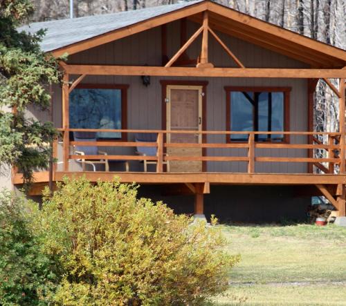 Chilanko Forks Resort | Woodlands fishin resort