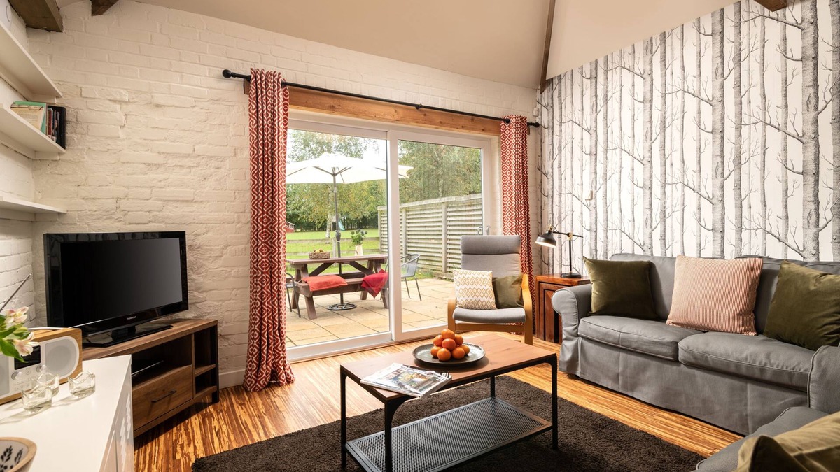 Sculthorpe Cottage | Woodpecker - a cottages sleep 5 that sleeps 5 guests in 3 bedrooms