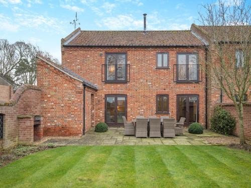 Walsingham House | Woodpecker Barn - Cwl