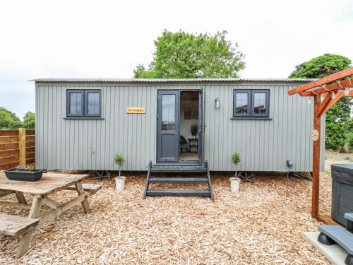 Cambridge House | Woodpecker