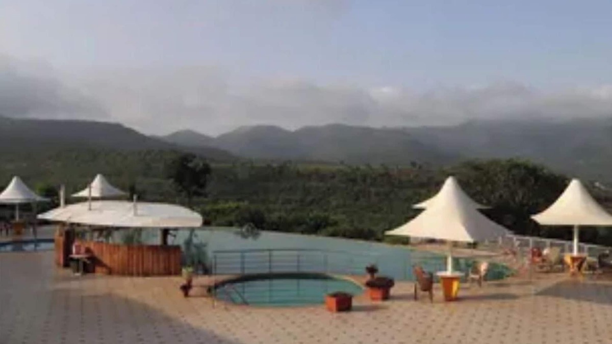 Hadapsar Apartment | Woods Villa Retreat - Suite 02