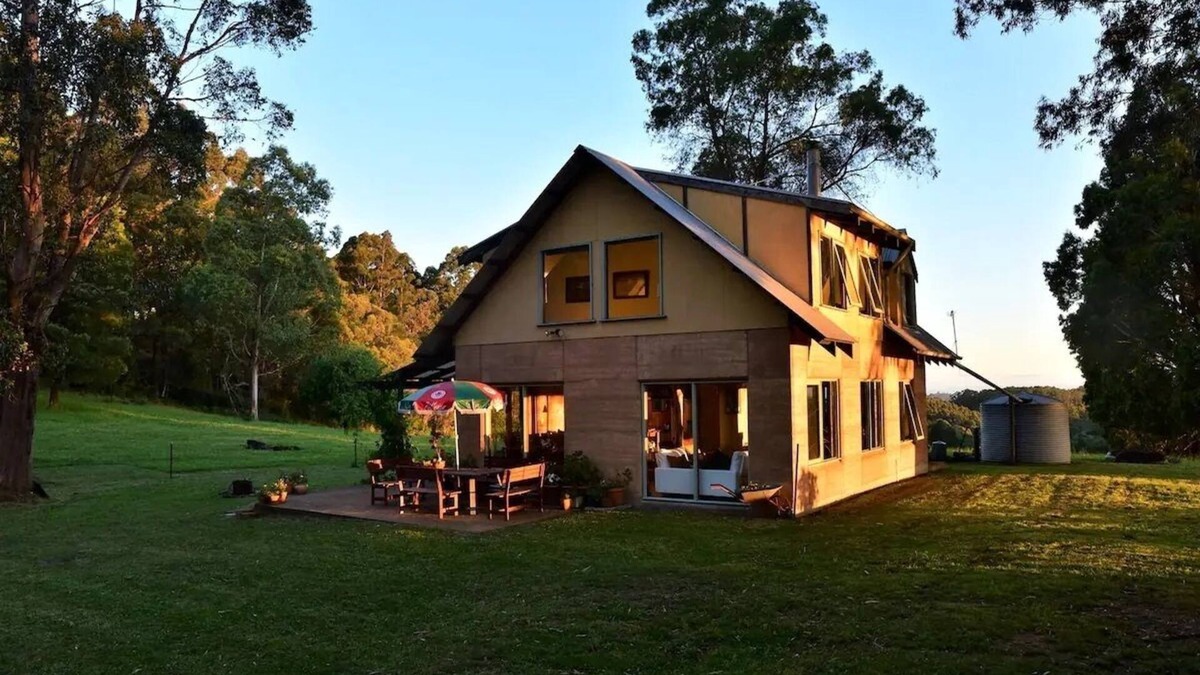 Vesper House | Woodside Country Retreat.home with a view