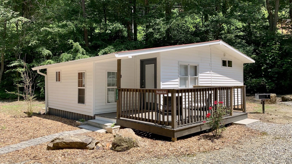 Blairsville House | Woodside Nook Cabin at the BHR Farm Village: perfect hiking get-a-way