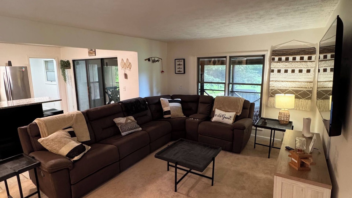 Bronston Condo | Woodson Bend 3 BR Condo, with Pool, AC, WiFi, Golf Course, Restaurant