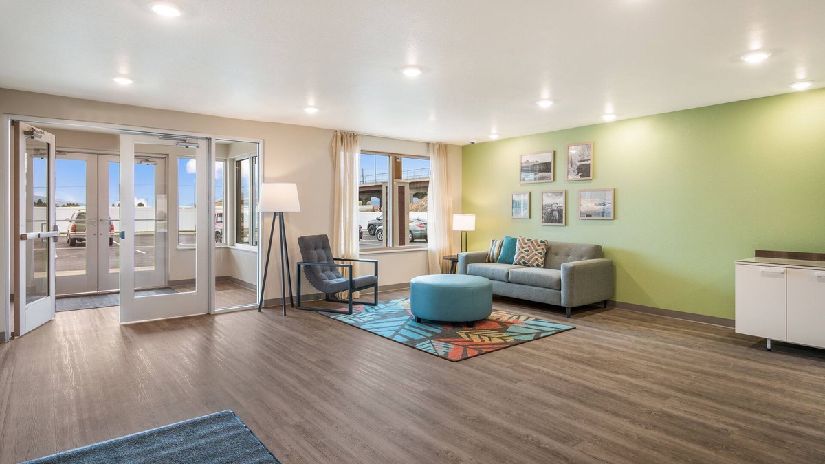 Broomfield Hotel | WoodSpring Suites Broomfield-Westminster