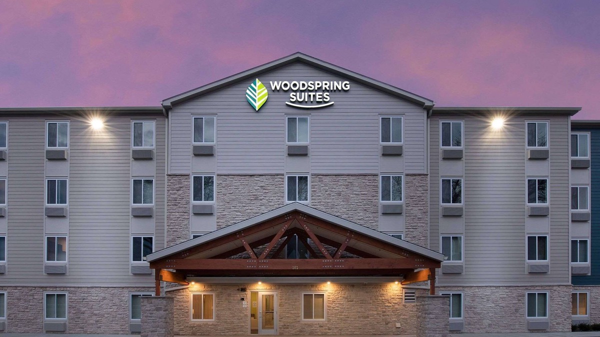 Buford Hotel | WoodSpring Suites Buford near Mall of Georgia-Lake Lanier