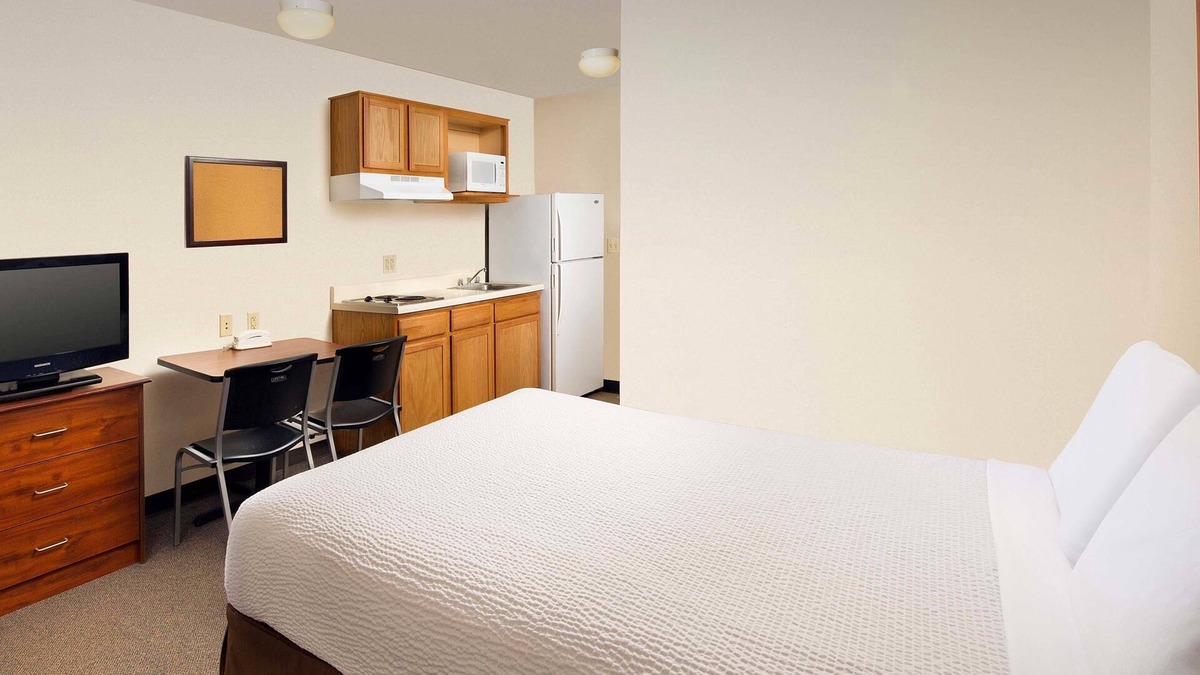 Pleasant Hill Hotel | WoodSpring Suites Des Moines Pleasant Hill