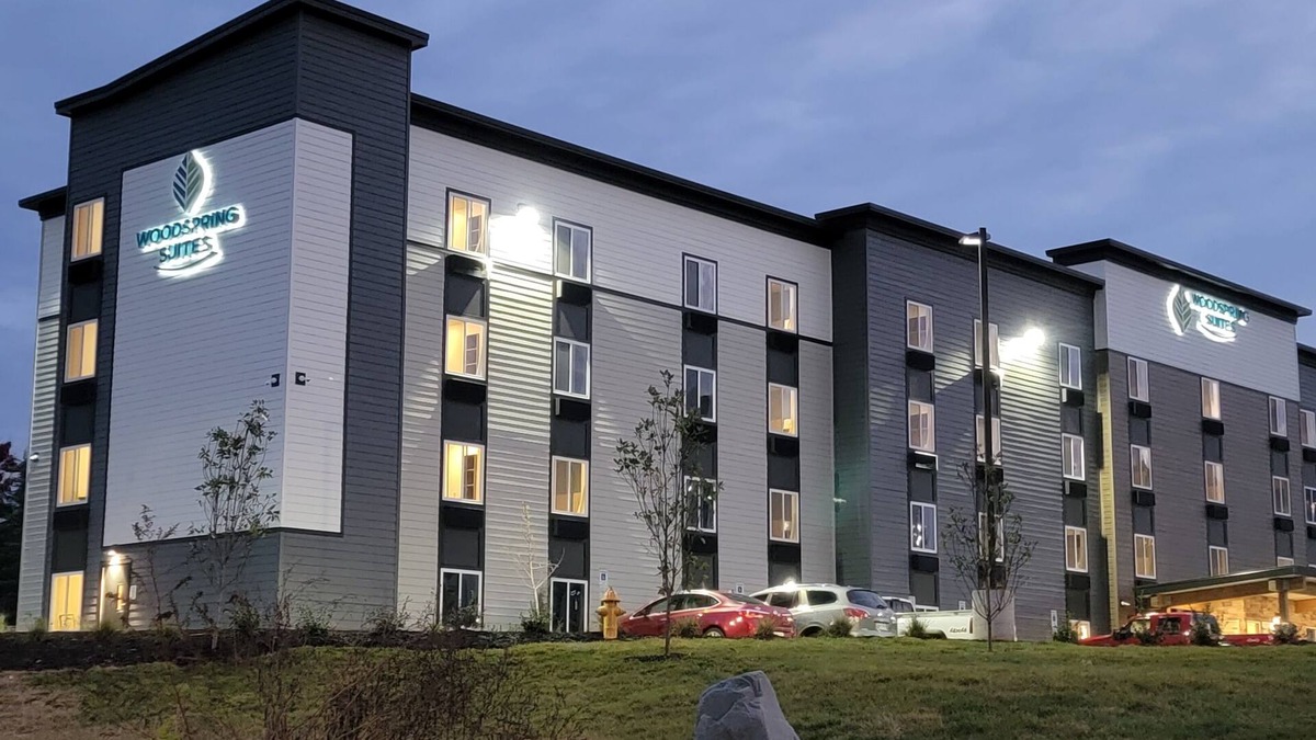 East Lansing Hotel | Woodspring Suites East Lansing - University Area