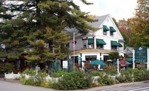 North Woodstock Hotel | Woodstock Inn, Station and Brewery