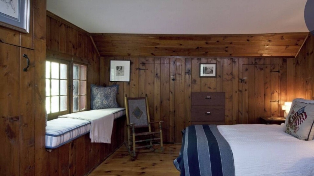 Mount Tremper Cottage | Woodstock Stone Cottage mountain views 2/1