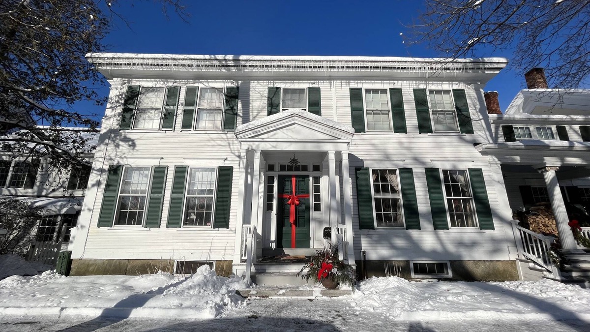 Woodstock House | Woodstock Village Green Location, Walk Everywhere, River Patio, Covered Bridge
