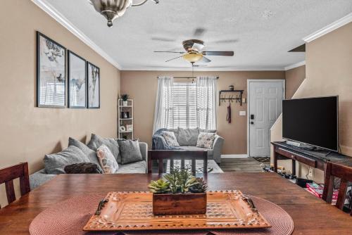Athens House | Woodstone Retreat Condo right next to UGA golf course 2475