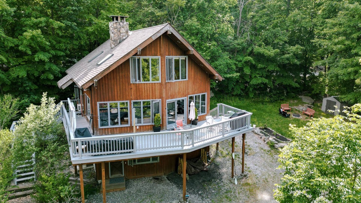 Holmes Cabin | Woodstove, firepit, lakeviews and access to lake, hiking trails, large terrace!